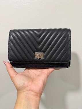 Classic Quilted Crossbody Wallet - Black